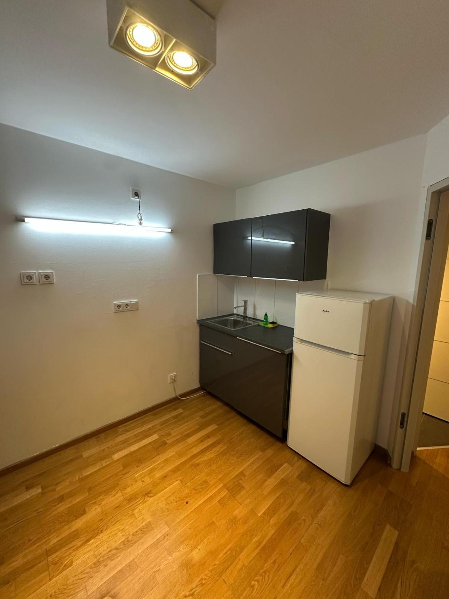 Al Nafurah Apartments Мюнхен Экстерьер фото