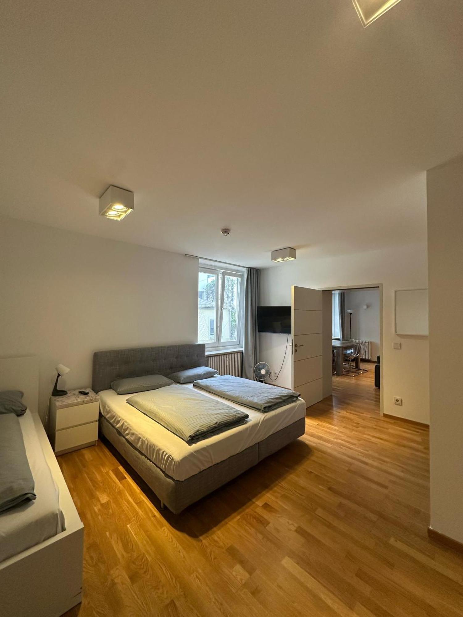 Al Nafurah Apartments Мюнхен Экстерьер фото