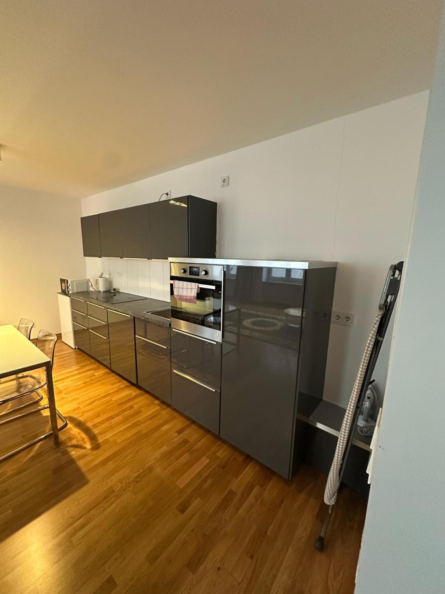 Al Nafurah Apartments Мюнхен Экстерьер фото