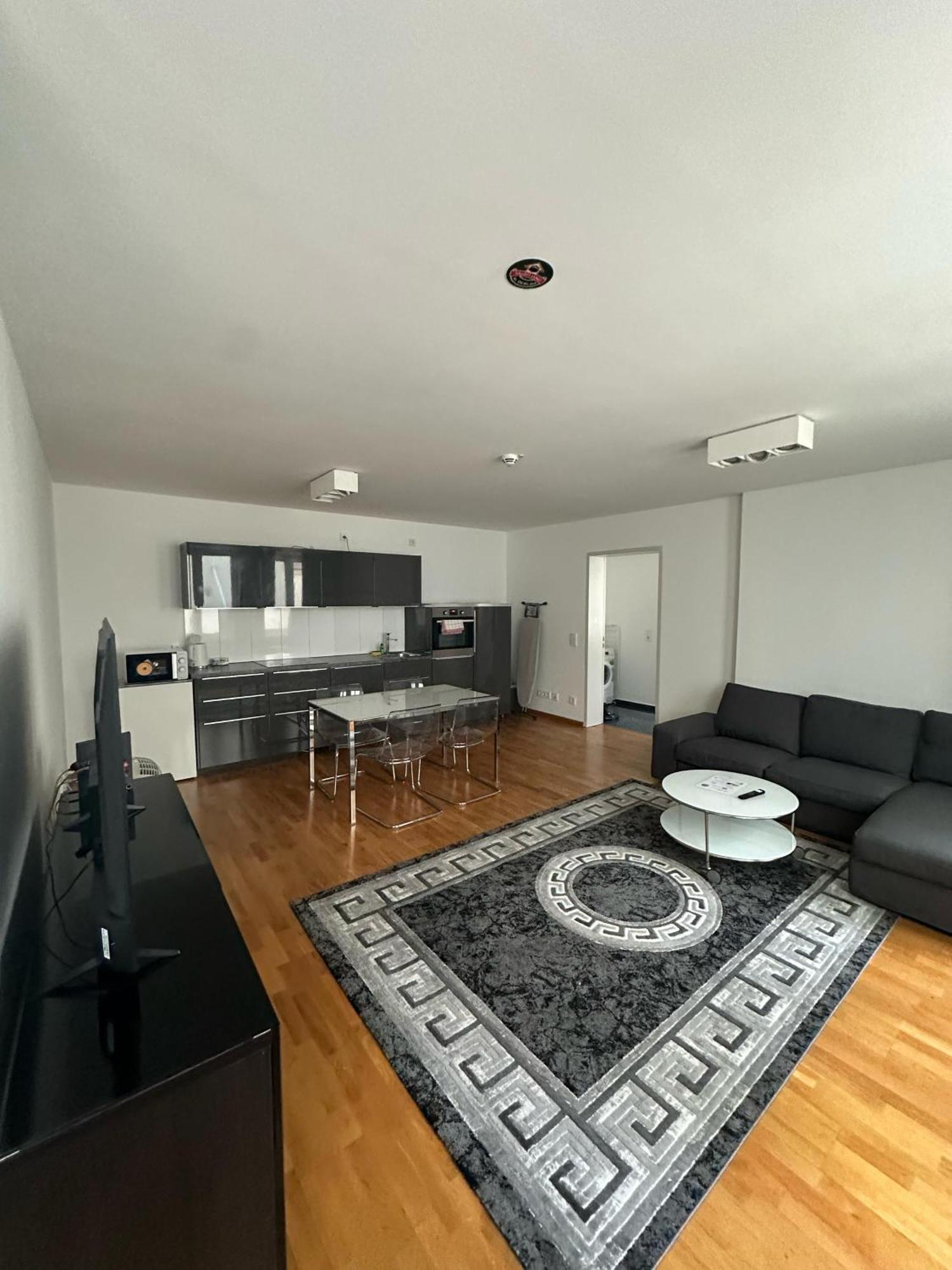 Al Nafurah Apartments Мюнхен Экстерьер фото