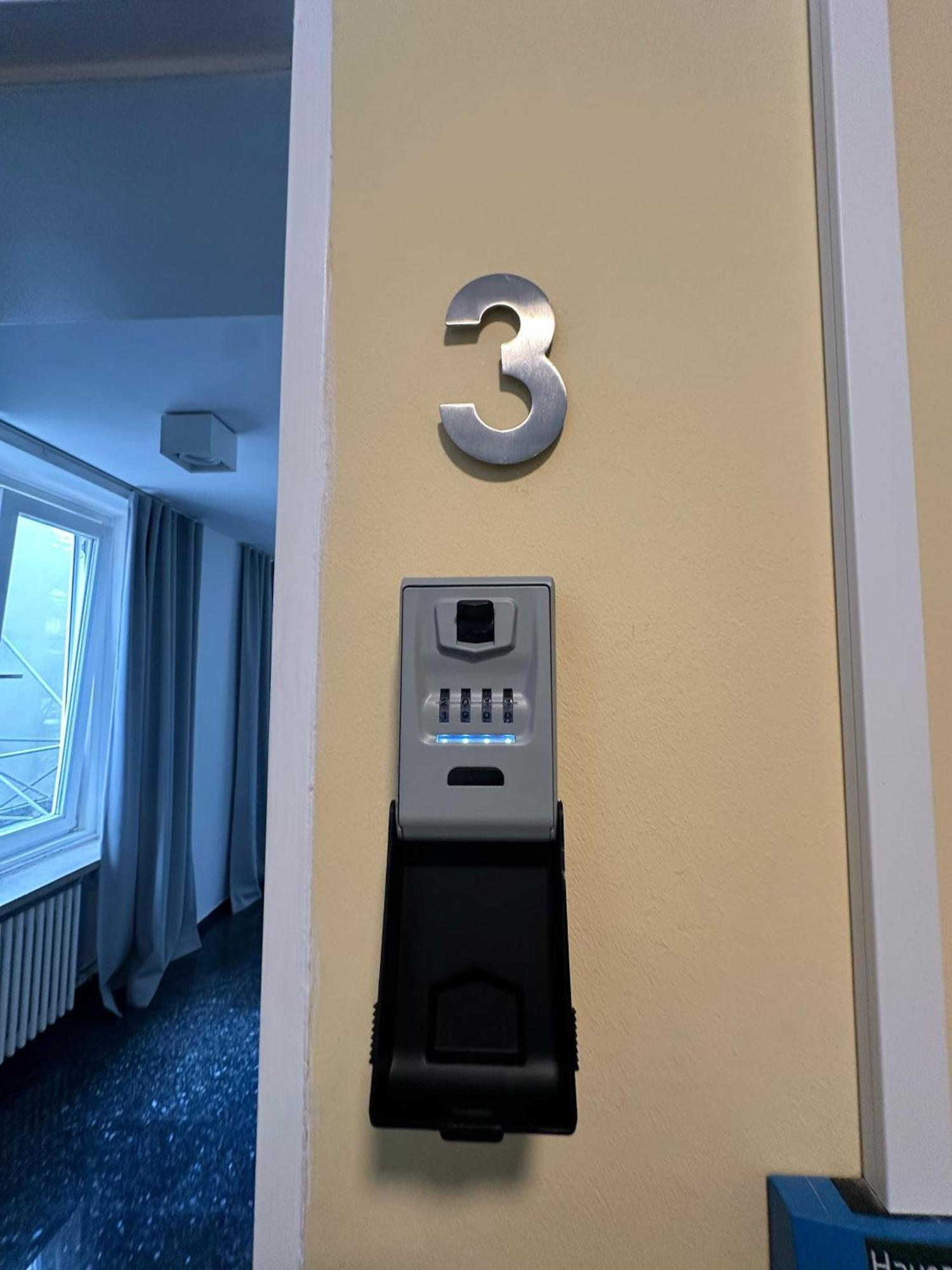 Al Nafurah Apartments Мюнхен Экстерьер фото