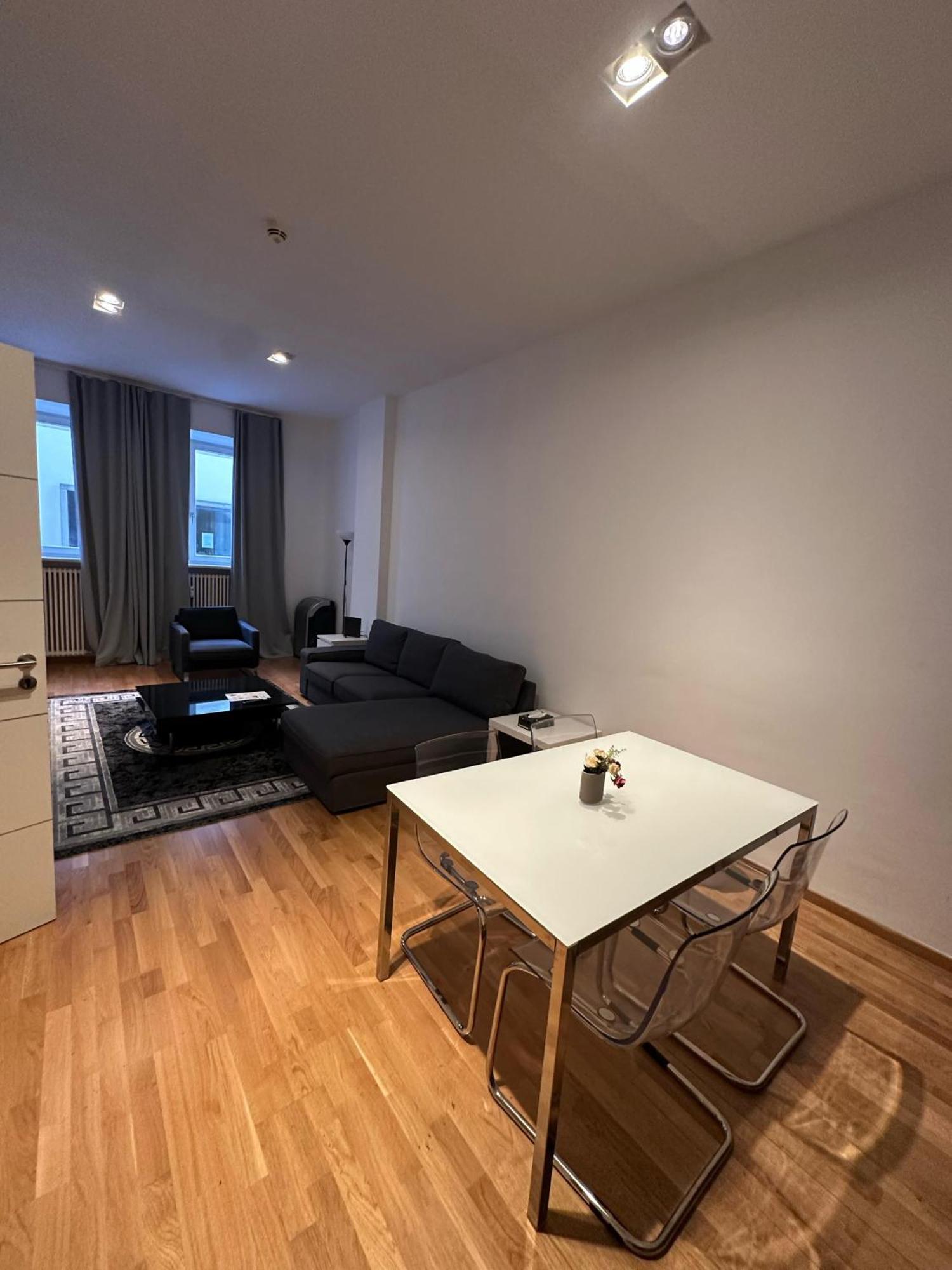 Al Nafurah Apartments Мюнхен Экстерьер фото